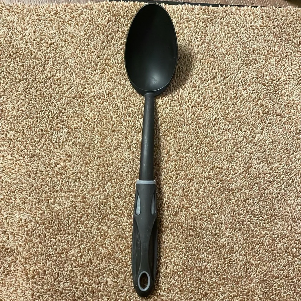 Bundle of 2 black serving pieces